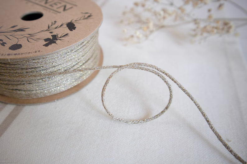 44_Natural Linen with Gold